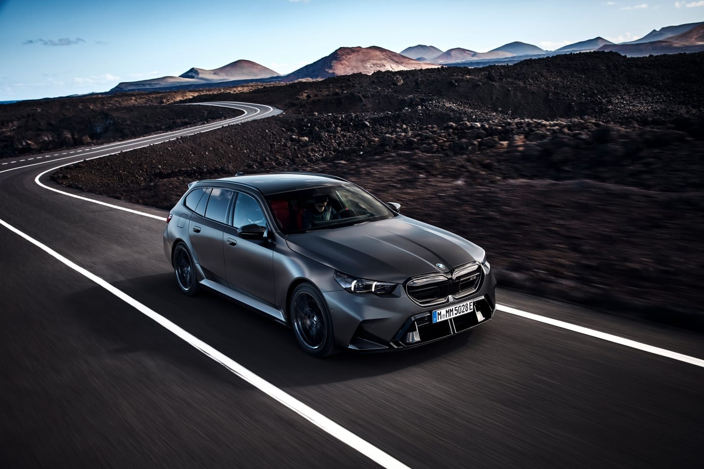 2- BMW M5 Touring 2024